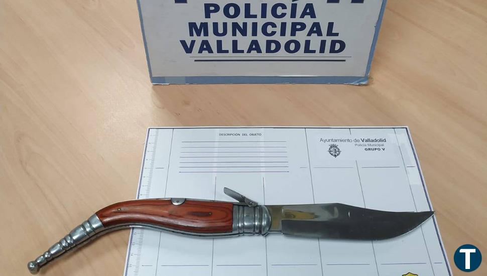 La Policía Municipal requisa una navaja a un conductor que dio positivo en un control de alcoholemia