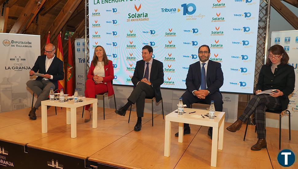 Las mejores imágenes de la charla sobre la energía fotovoltaica en Castilla y León