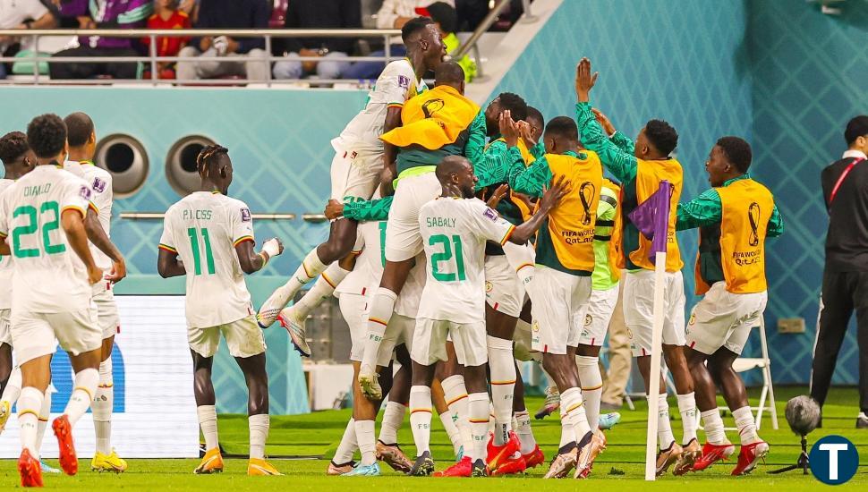 Senegal 'echa' a Ecuador del Mundial (1-2)