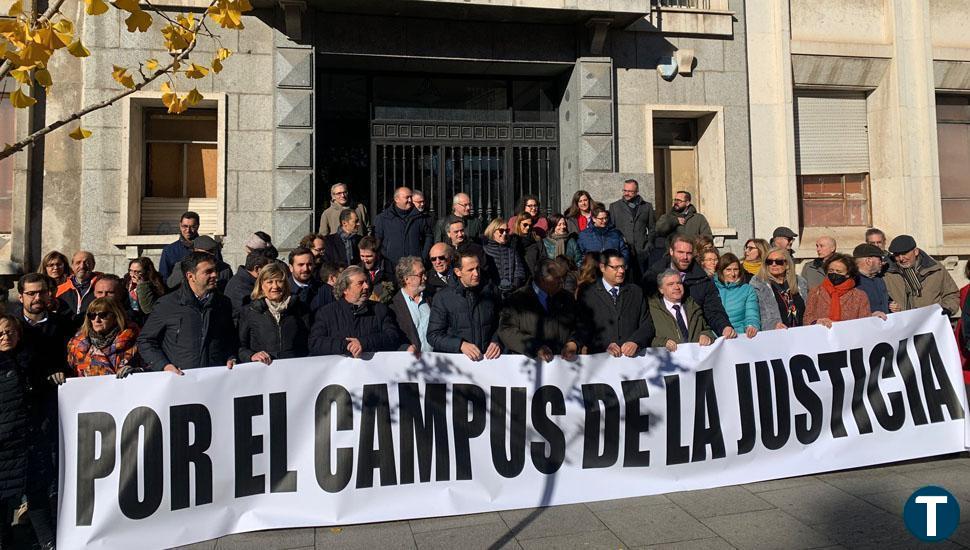 La política vallisoletana y los jueces se concentran por la Ciudad de la Justicia