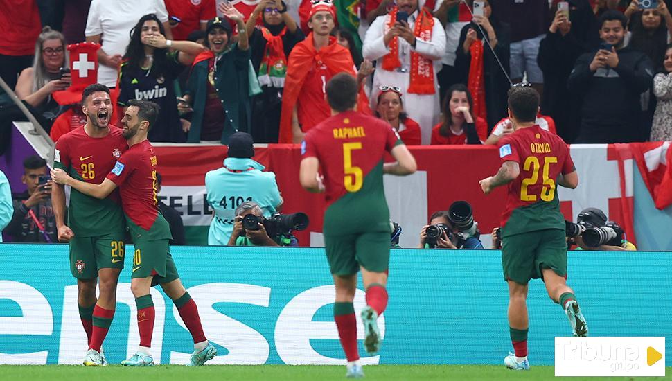 Portugal se exhibe con Cristiano como espectador (6-1)