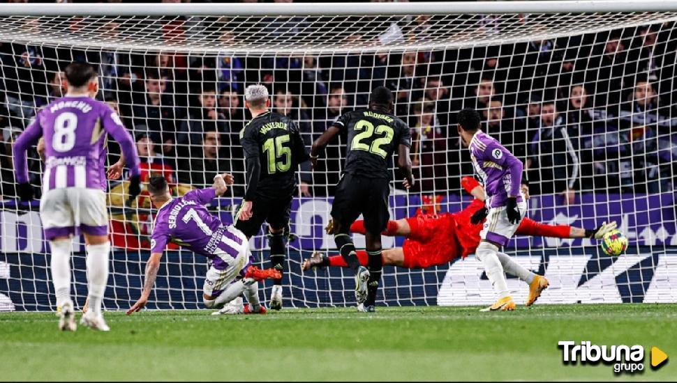 El Madrid echa mano del VAR para asaltar Zorrilla (0-2)