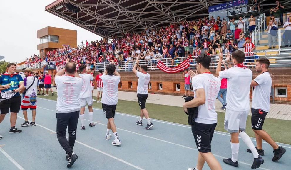 Tordesillas se vuelca con su equipo: Navalcarbón, de rojiblanco