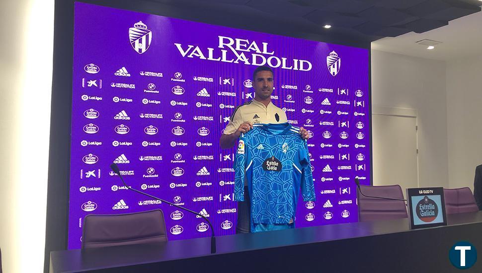 Asenjo saca su vena más blanquivioleta en su presentación: "La mejor decisión era volver a casa"