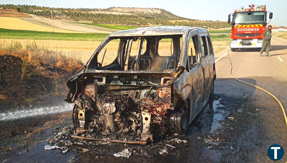 Sofocado un incendio producido en una furgoneta en Olivares de Duero