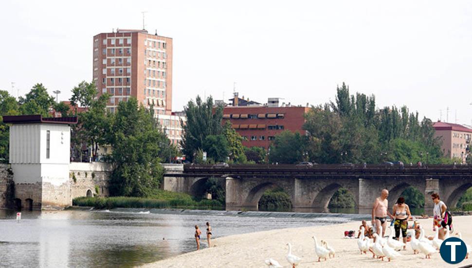 La Junta advierte de la mala calidad del agua de la Playa de Las Moreras a pesar de ser una zona apta para el baño