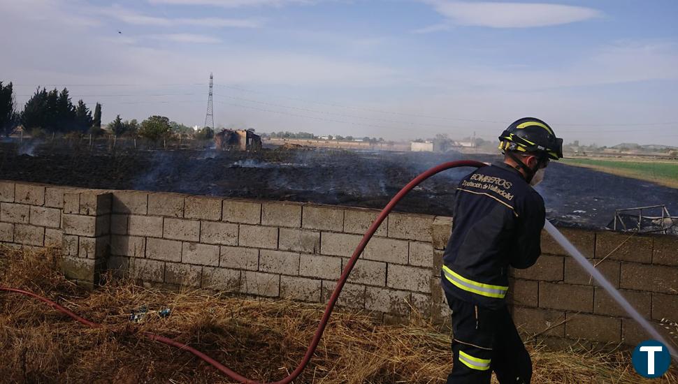 Una mujer trasladada al Clínico Universitario por inhalar humo  tras un incendio en su vivienda de Renedo 