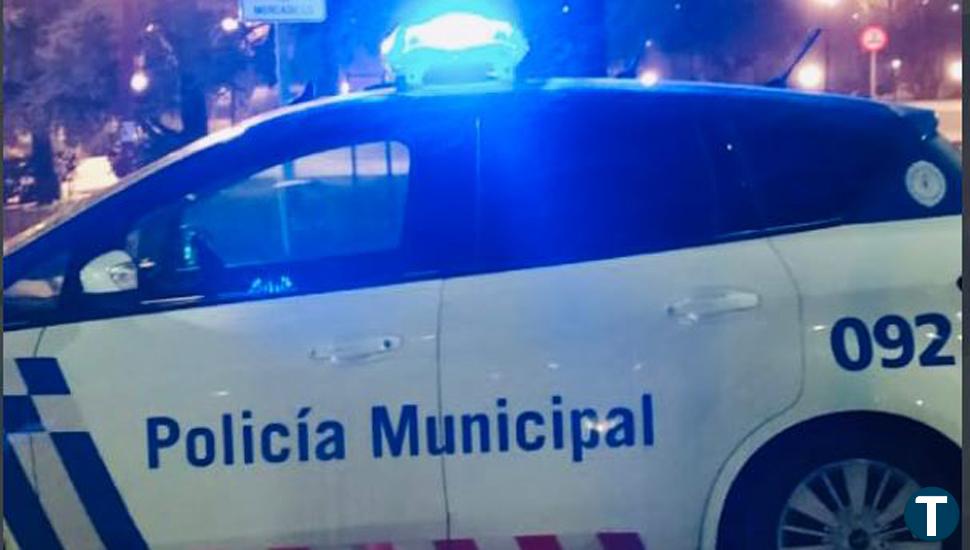 Dos detenidos mientras trataban de robar las llantas de un vehículo valoradas en 2.000 euros en la zona de Arturo Eyries 