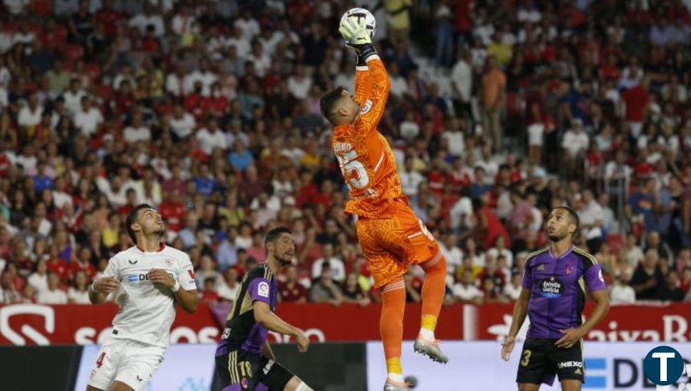 Asenjo regala dos puntos al Sevilla