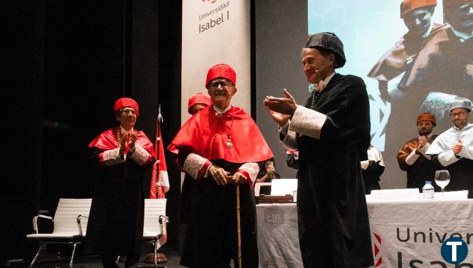 Javier Delgado Barrio investido Primer Doctor Honoris Causa por la Universidad Isabel I