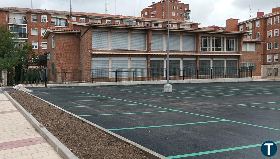 Abre el nuevo aparcamiento para residentes en el antiguo patio de un colegio en Cuatro de Marzo