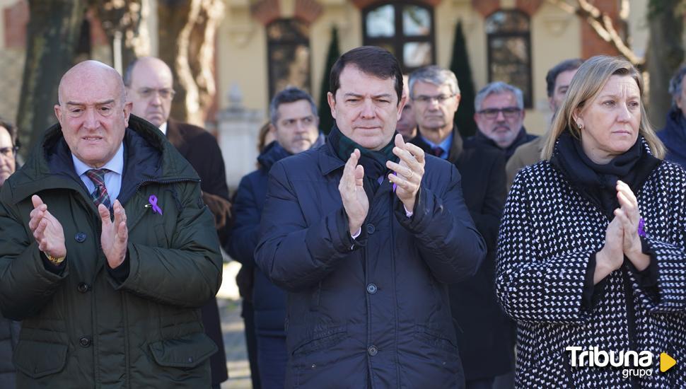 La Junta de Castilla y León guarda un minuto de silencio por el asesinato machista en Valladolid