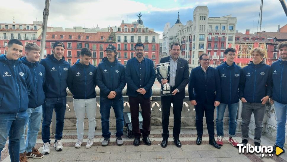 El Ayuntamiento celebra con el CPLV la Copa del Rey de hockey 