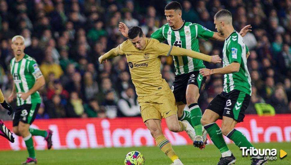 El Barça gana convenciendo en el Villamarín (1-2) y mete presión al Madrid