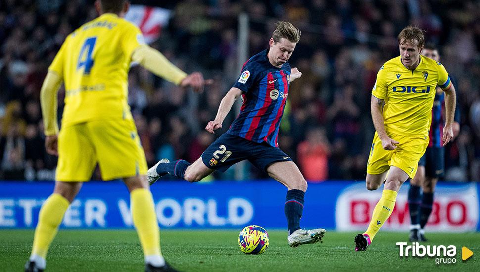 El Barcelona vence fácil al Cádiz y coge aire antes del United