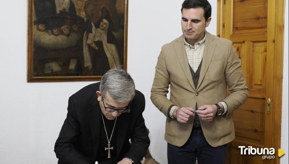 El Ayuntamiento de Medina del Campo y el Obispado firman la cesión del atrio de la iglesia de San Antolín