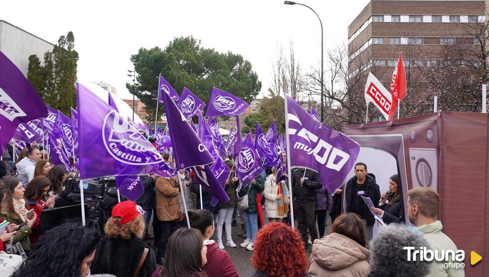 UGT y CCOO exigen a la Junta que potencie políticas de empleo con perspectiva de género