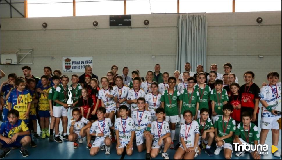 El final del torneo de balonmano se convierte en un éxito 