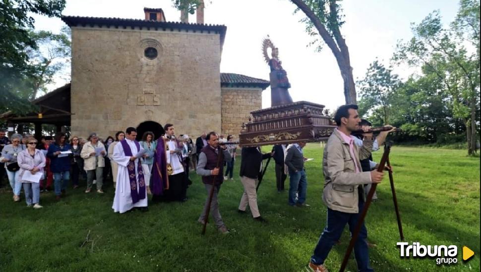 Rioseco saca en rogativa a su patrona para pedir lluvia