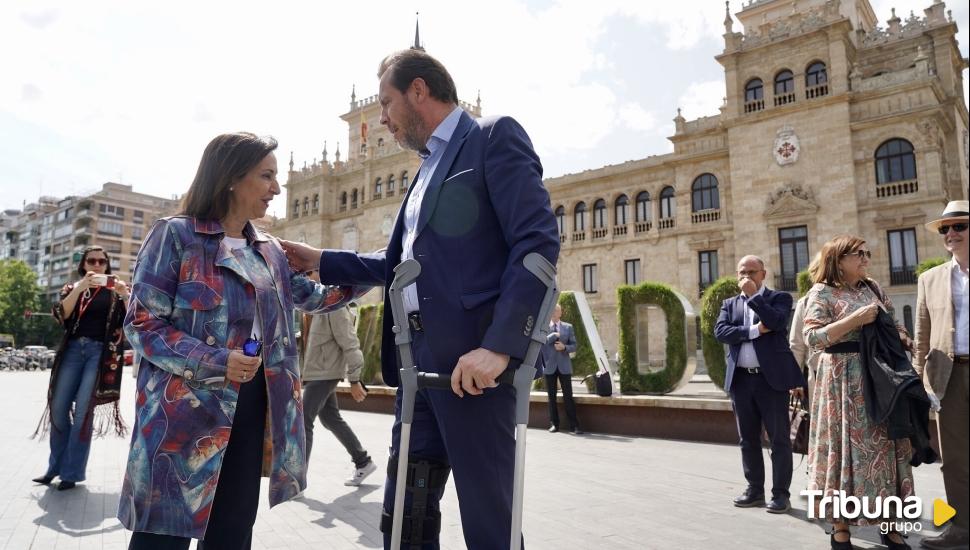 Margarita Robles alaba a Óscar Puente como el "alcalde de todos" que no tiene "doblez"