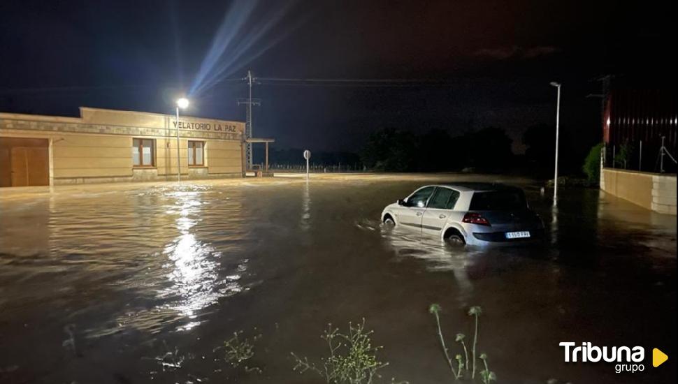 Una "espectacular" tromba de agua sorprende e inunda La Seca