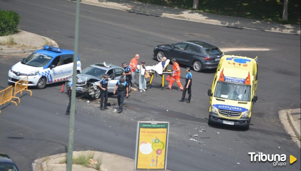 Cuatro personas heridas en un accidente en la calle Padre José Acosta