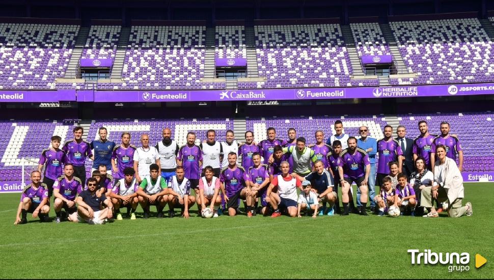 Treinta aficionados se convierten en jugadores del Pucela por una tarde 