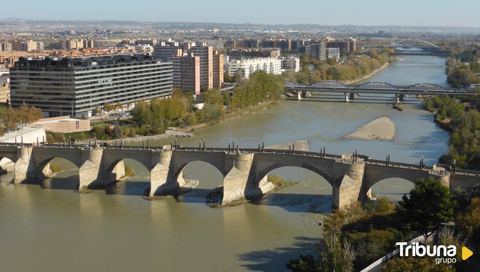 Agentes vallisoletanos de la Policía Nacional rescatan a una joven que se había precipitado al río Ebro 