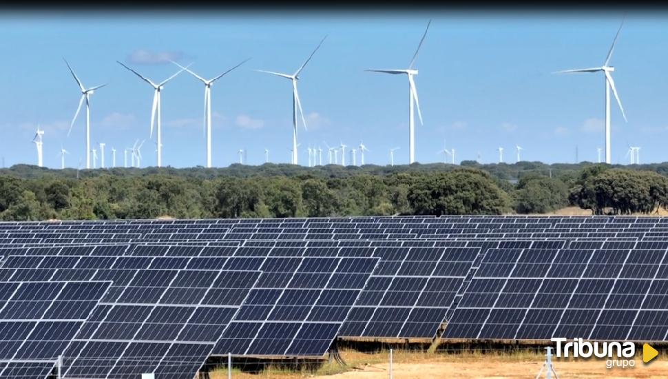 Iberdrola construye la primera planta fotovoltaica híbrida eólica y solar de España