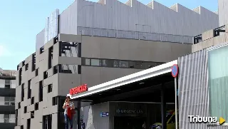 Rescatan a una mujer de avanzada edad en el incendio de su vivienda en Valladolid