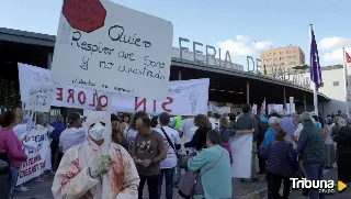 Centenares de personas se movilizan en contra de las macroplantas de biogás al grito de "Suárez-Quiñones queremos las subvenciones"