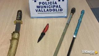 Intervienen varias armas blancas escondidas por un joven en su vehículo cerca de Simancas