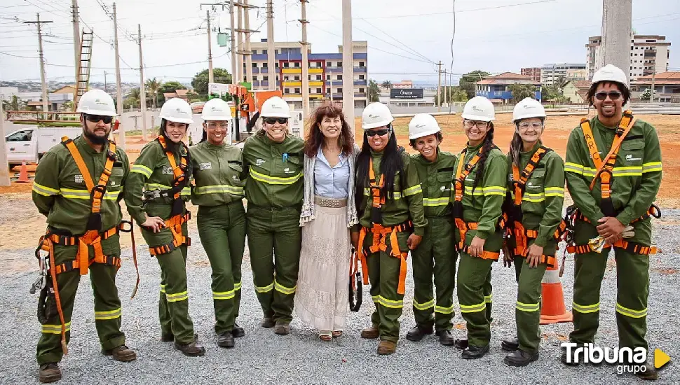 La Escuela de Electricistas de Iberdrola en Brasil recibe la visita de la ministra de Igualdad