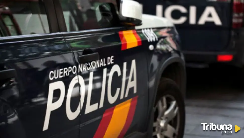 Detenido un hombre por amenazar con arma de fuego a una mujer en la calle