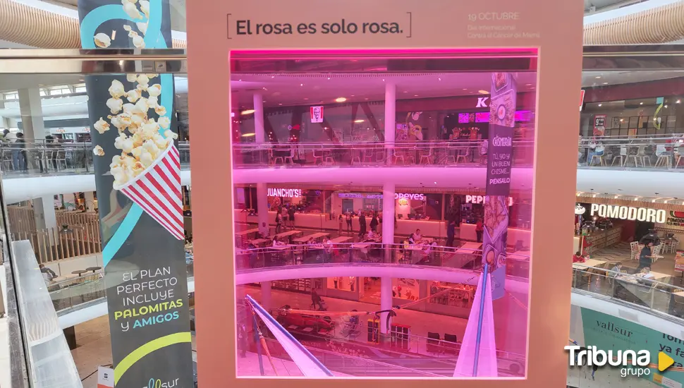 Vallsur se tiñe de color rosa por el Día Mundial contra el Cáncer de Mama