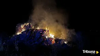 Sofocan un incendio originado en una tierra de pacas de paja en Villafrechós