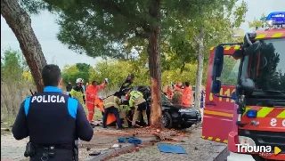 Tres heridos al chocar su coche contra un árbol en Valladolid 