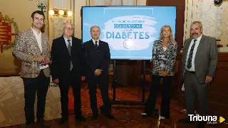 El Ayuntamiento se ilumina de azul por el día mundial de la diabetes