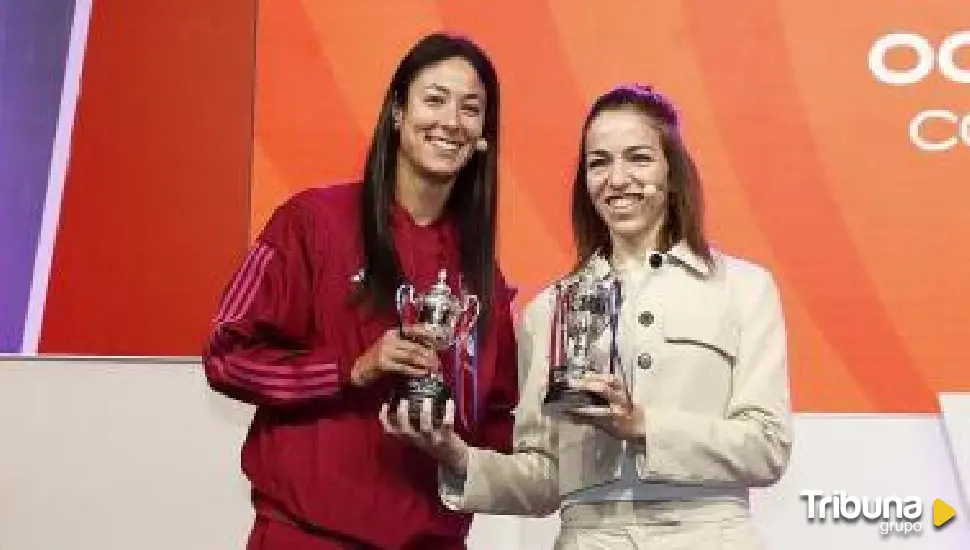 Réplicas de los trofeos de Copa de Esther Romero perdidos por la DANA