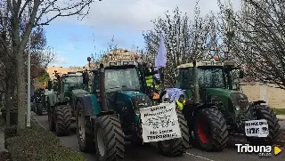 Más de 200 tractores reclaman una normativa "justa" para el sector agrícola en Valladolid