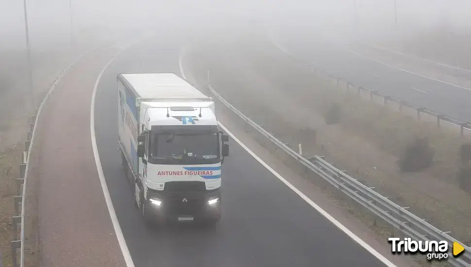 La niebla condiciona la circulación por carreteras de la Comunidad