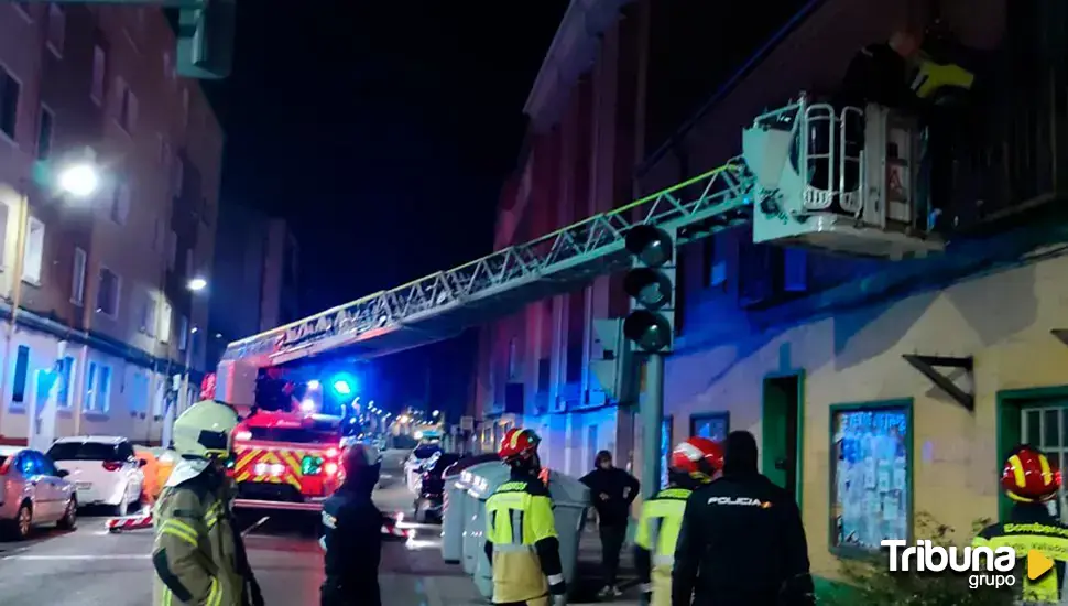 Nochebuena ajetreada para los Bomberos de Valladolid: rescates en ascensores y un incendio sofocado