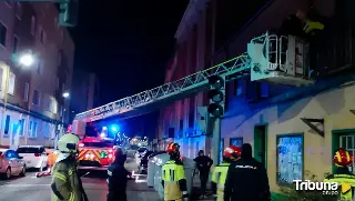 Nochebuena ajetreada para los Bomberos de Valladolid: rescates en ascensores y un incendio sofocado