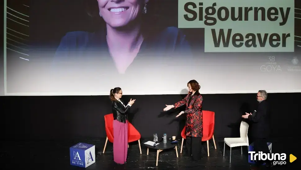 Sigourney Weaver disfruta de una charla repleta de confidencias con sus admiradores