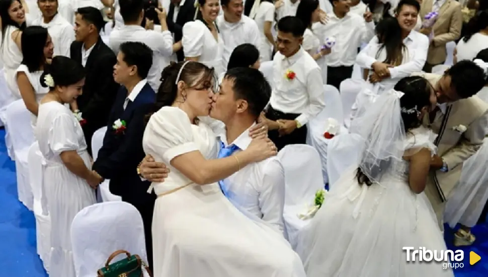 Las bodas colectivas aumentan en Asia con motivo de San Valentín