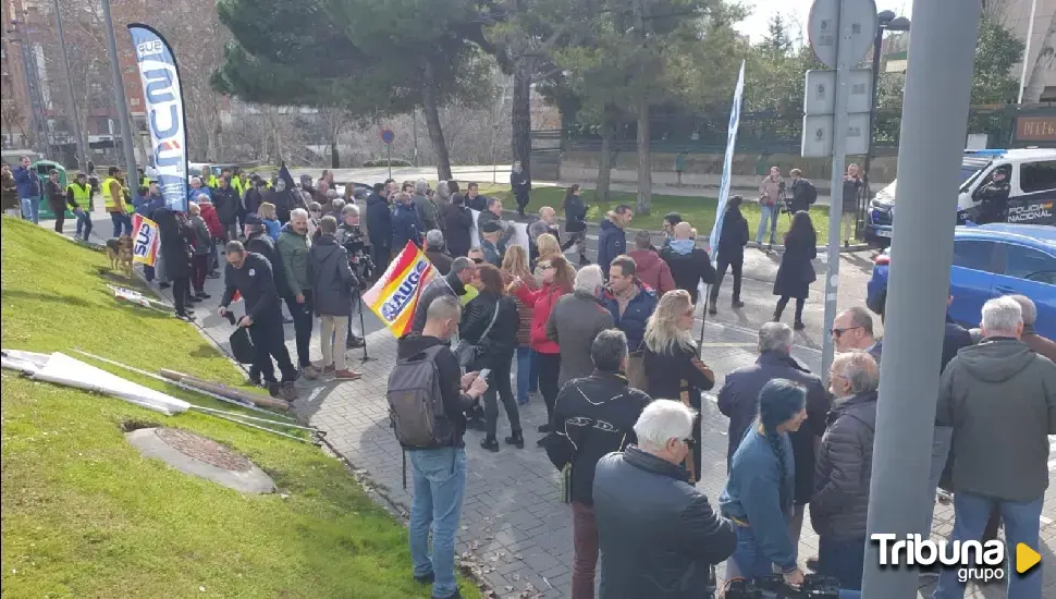 Un centenar de agentes de la Policía y la Guardia Civil exigen la equiparación salarial en Valladolid