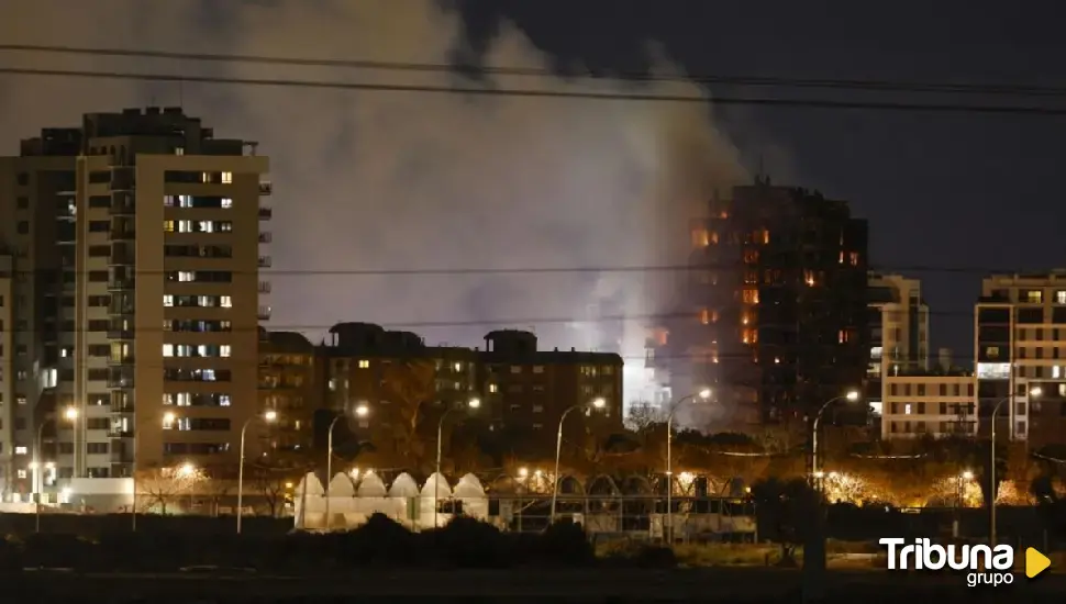 Al menos cuatro muertos y casi una veintena de desaparecidos en el incendio de Valencia