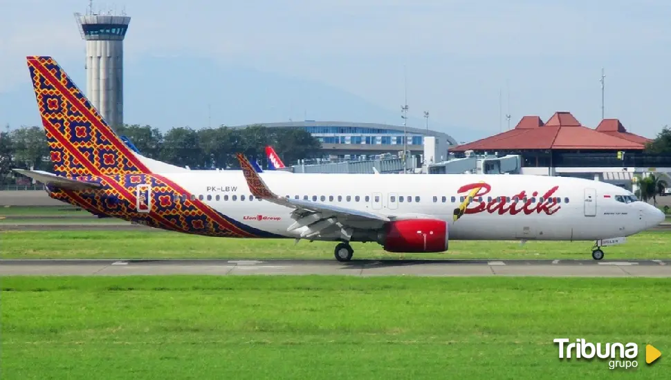 Los dos pilotos de un avión se quedan dormidos durante media hora en pleno vuelo