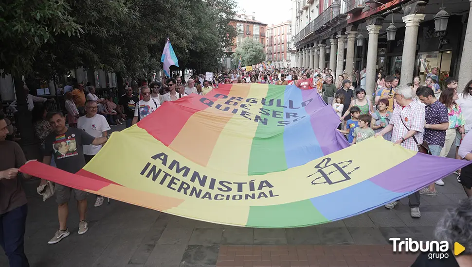 El arcoíris recorre las calles de Valladolid bajo el lema 'Orgullo de ser tú'