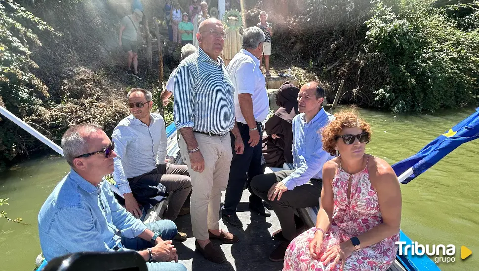 Valladolid celebra las bodas de plata de su procesión fluvial con la Virgen del Carmen